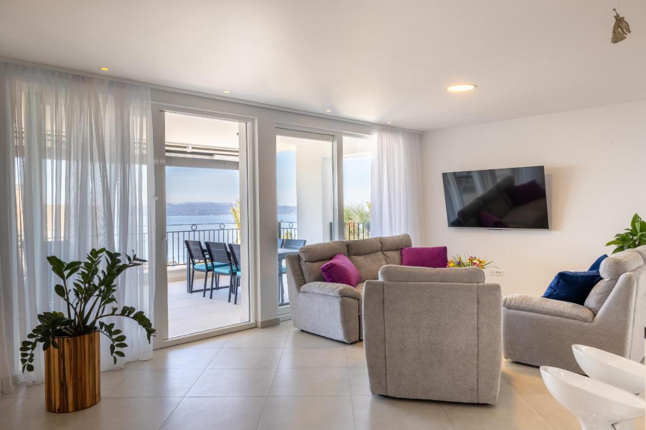 Villa Smaragd - Lapis - Luxury Apartment With Shared Pool Makarska Dış mekan fotoğraf