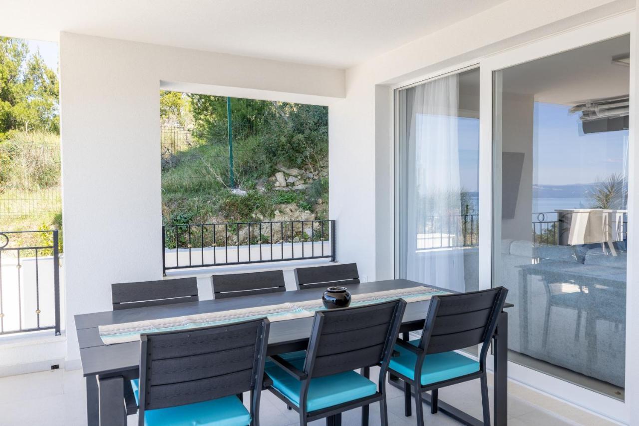 Villa Smaragd - Lapis - Luxury Apartment With Shared Pool Makarska Dış mekan fotoğraf