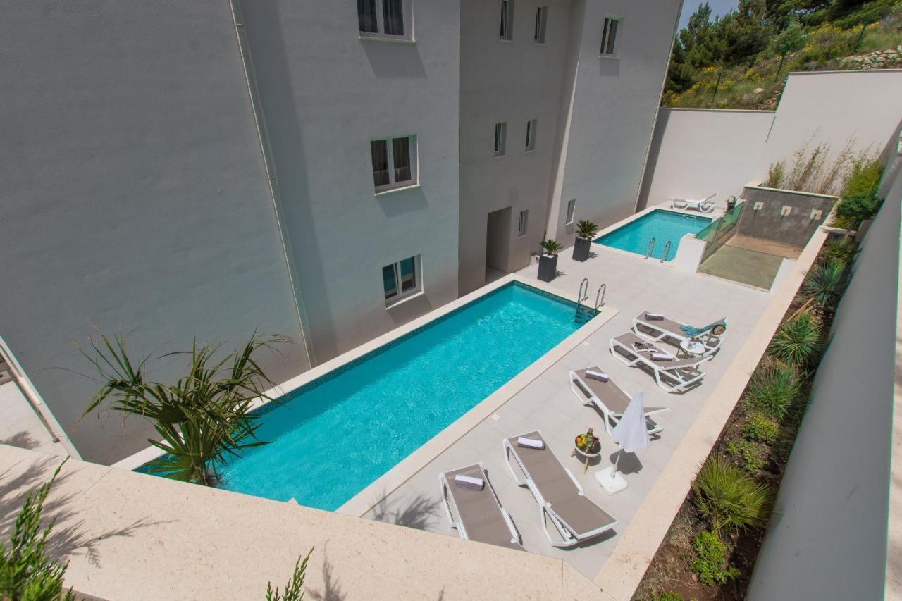 Villa Smaragd - Lapis - Luxury Apartment With Shared Pool Makarska Dış mekan fotoğraf
